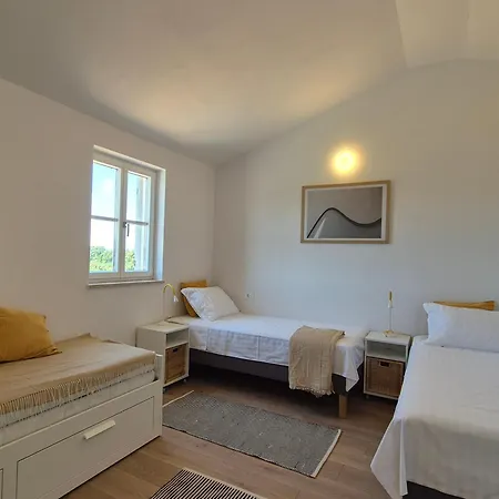 Brand New House, 15 Min Away From Rovinj 펜션 *