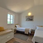 Brand New House, 15 Min Away From Rovinj Dom wakacyjny *