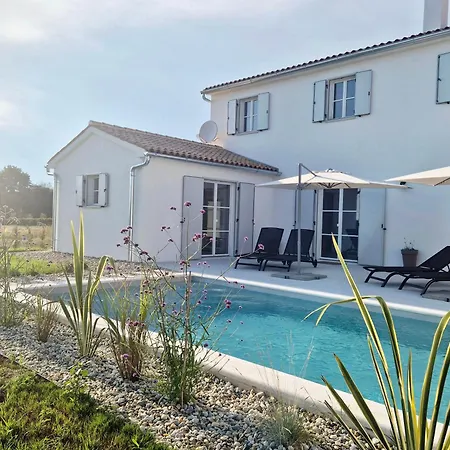 Brand New House, 15 Min Away From Rovinj * Pifari