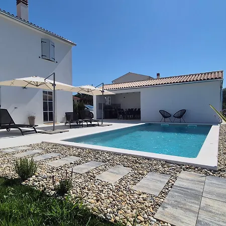 Brand New House, 15 Min Away From Rovinj * Pifari