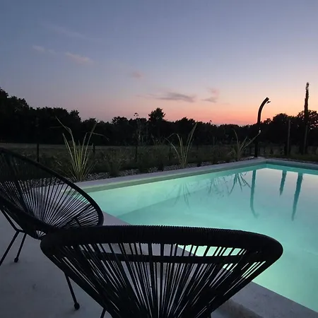 Brand New House, 15 Min Away From Rovinj Semesterbostad