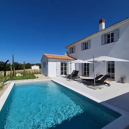 Brand New House, 15 Min Away From Rovinj Dom wakacyjny