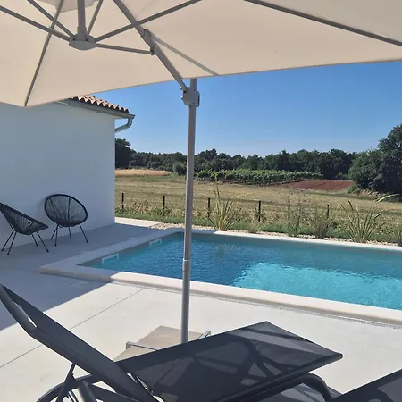 Brand New House, 15 Min Away From Rovinj Dom wakacyjny Pifari